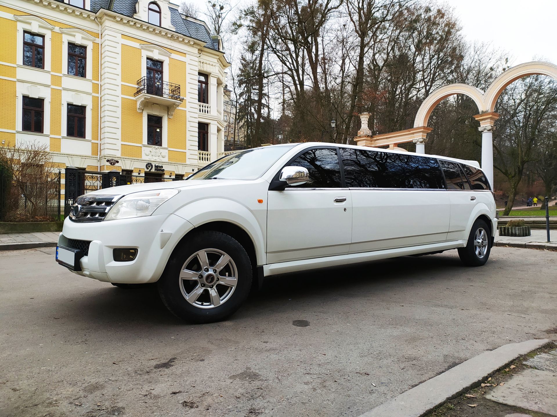 Лімузин на весілля Львів - Фото №1